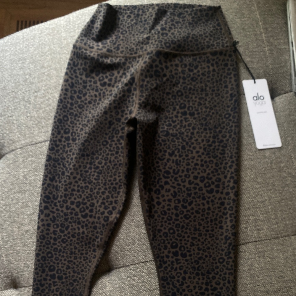 BNWT ALO LEGGINGS - Picture 3 of 6